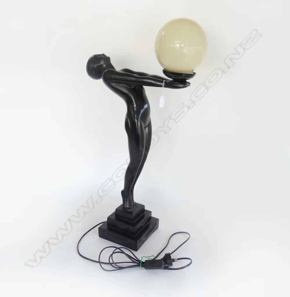 BLACK RESIN DECO STYLE NUDE LAMP H.715mm Image 1++
