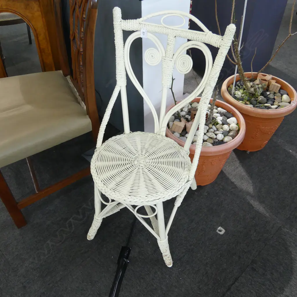WHITE PAINTED CANED CHAIR Image 1++