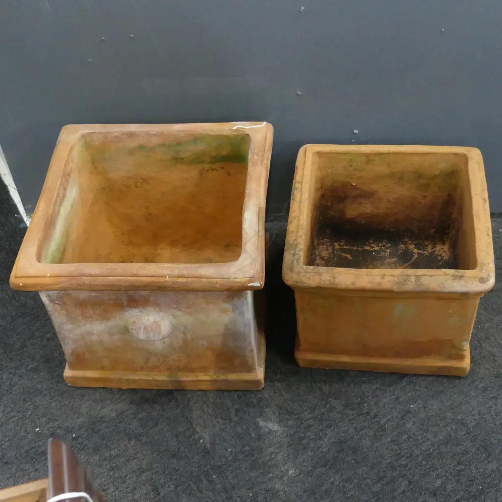 2 SQUARE TERRACOTTA GARDEN POTS 400x400x330mm Image 1++