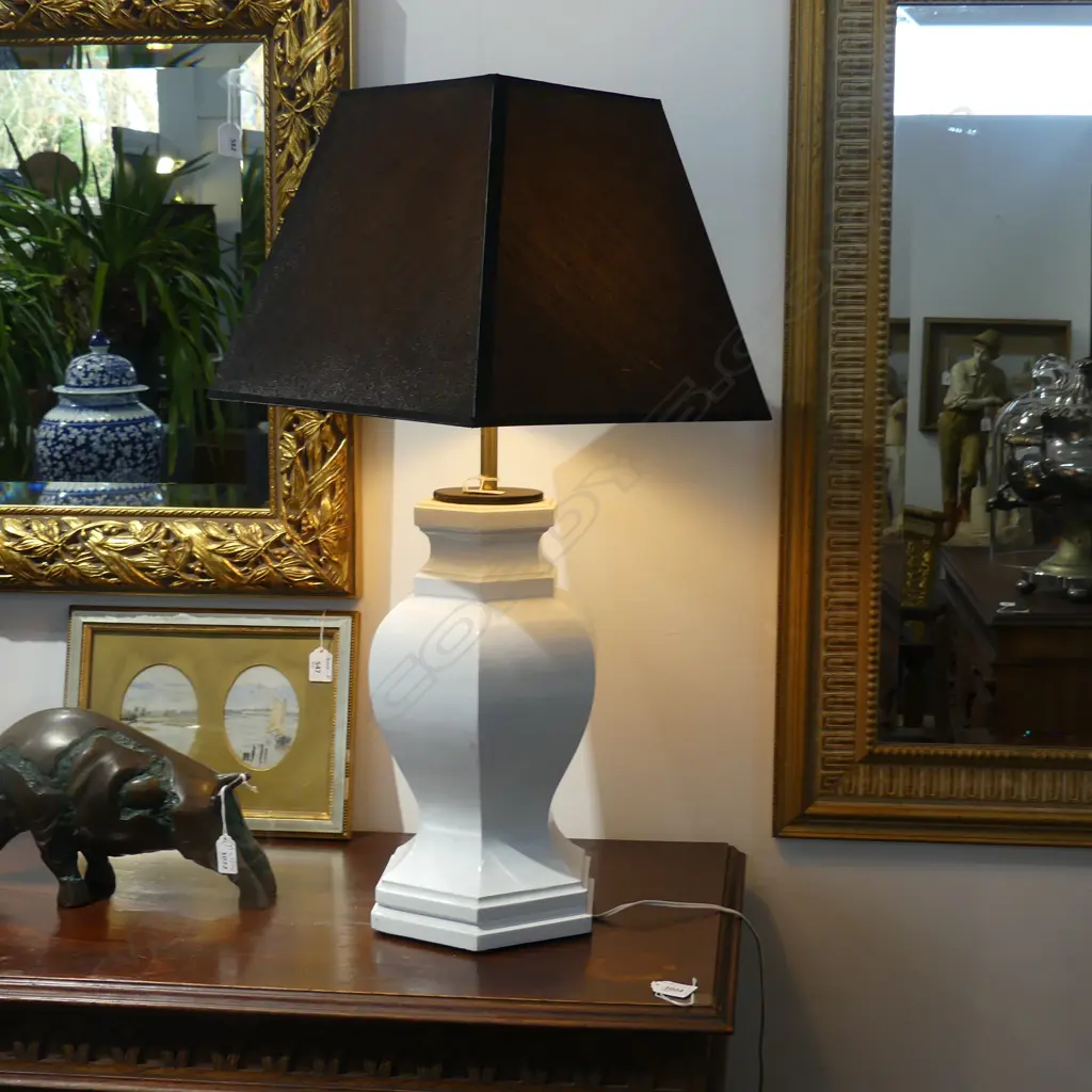 WHITE PAINTED METAL TABLE LAMP BASE H.520mm Image 1++