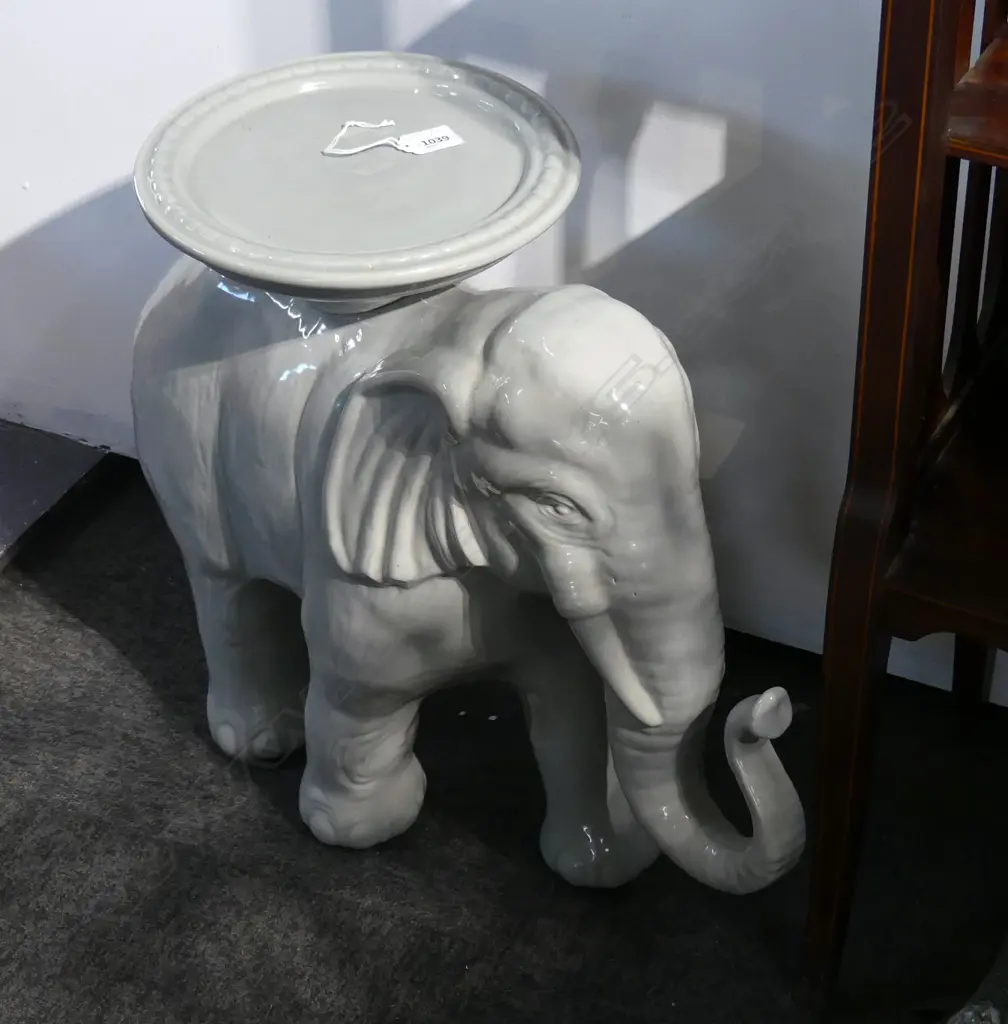 GLAZED CERAMIC ELEPHANT SIDE TABLE Image 1++