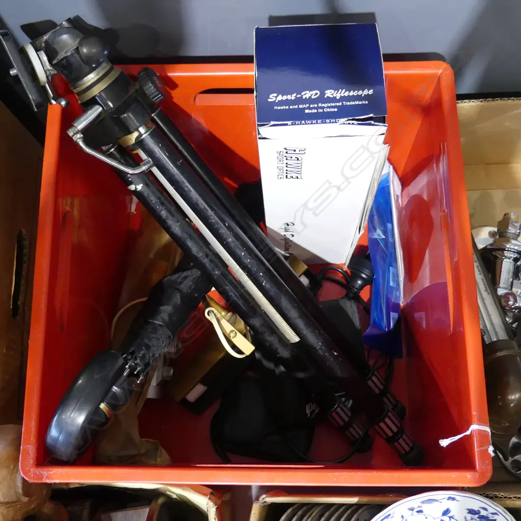 BOX LOT SMALL CANON CAMERA TRIPOD ETC Image 1++