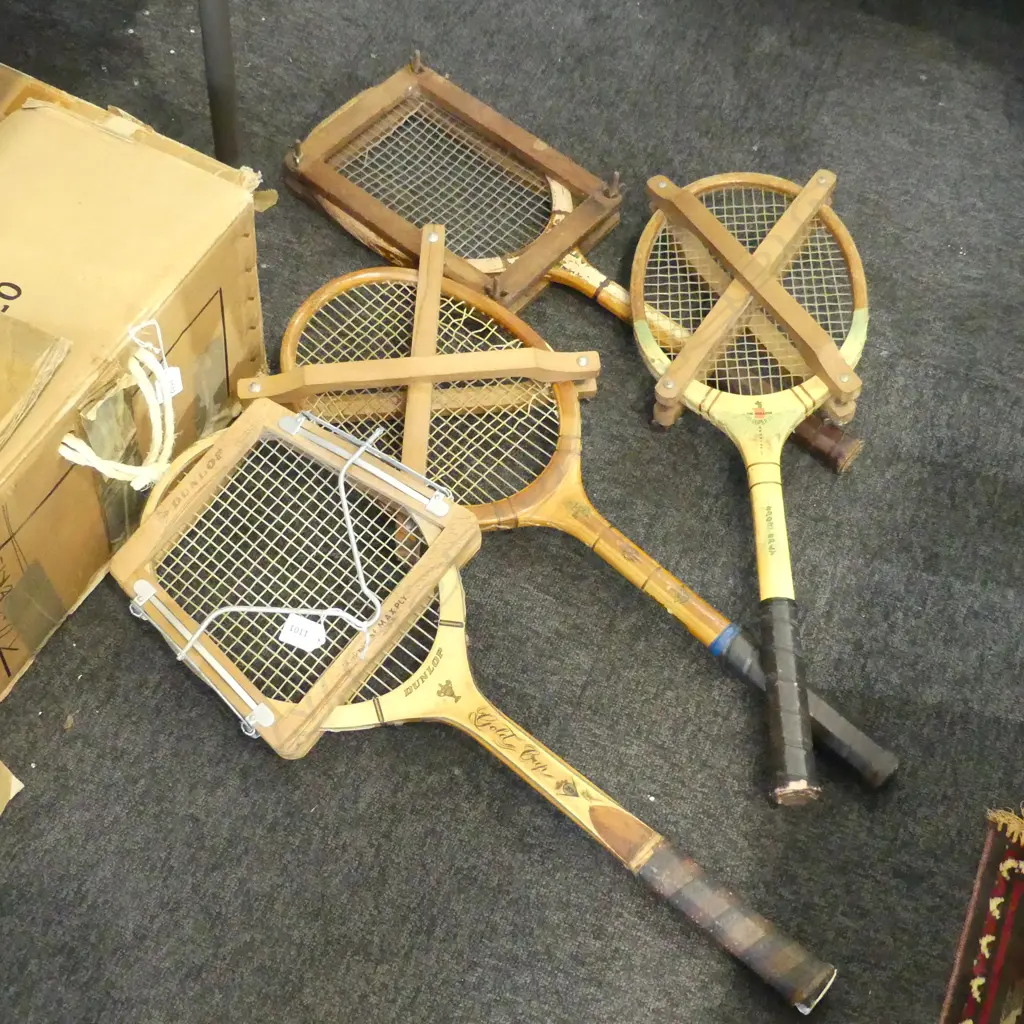 4 VINTAGE TENNIS RACKETS Image 1++