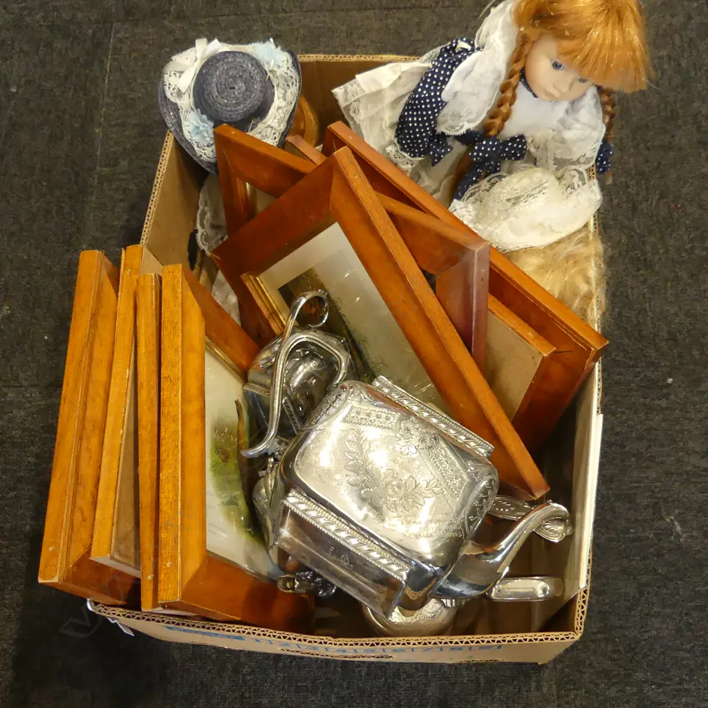 DOLLS, PRINTS, EP TEA SET ETC Image 1++