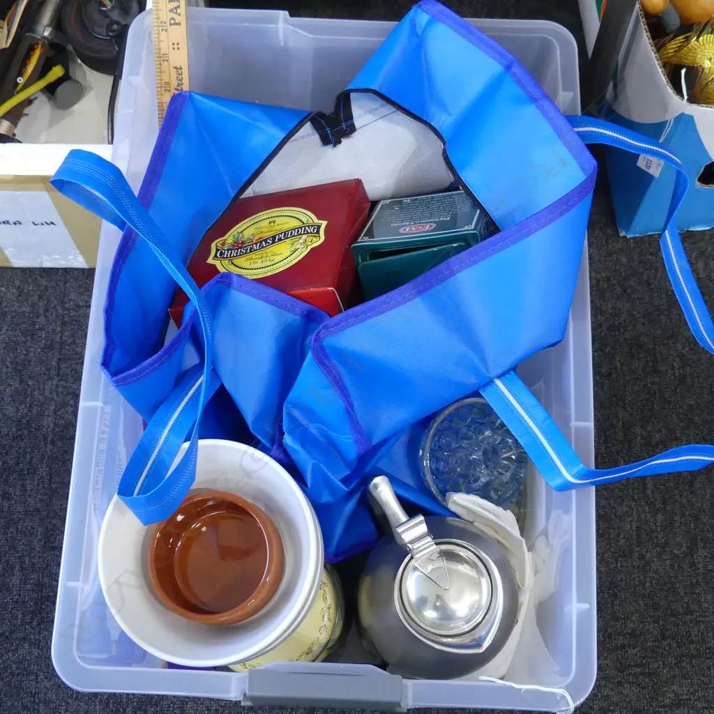 BOX LOT KITCHENALIA Image 1++