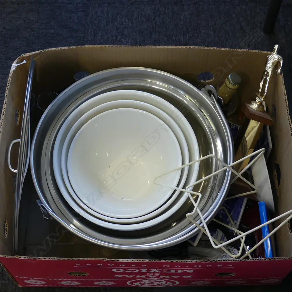 BOX LOT S/STEEL JAM PAN MIXING BOWLS ETC Image 1++