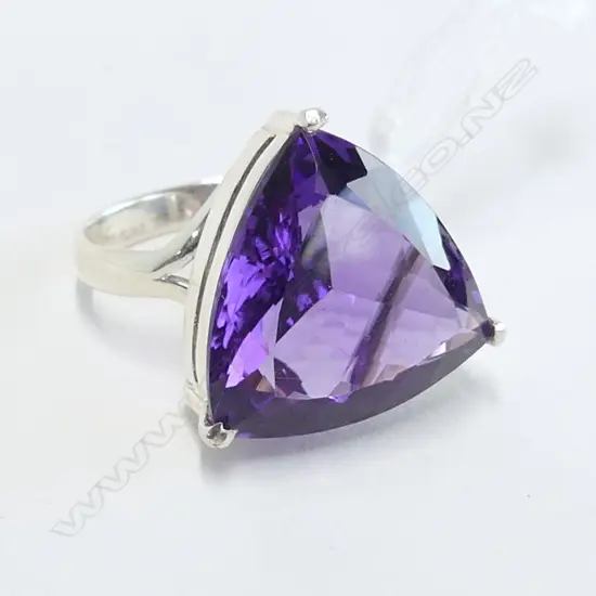 SIVER DIAMOND CUT AMETHYST RING, SIZE Q