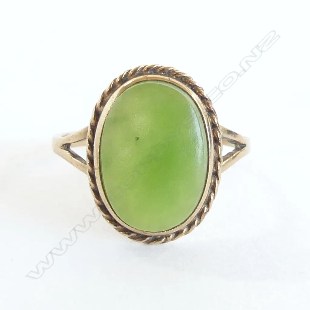 9CT GOLD & NZ GREENSTONE RING SIZE O Image 1++