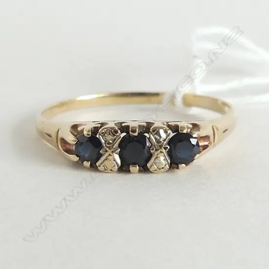 9CT 3x BLACK SAPPHIRES, NO DIAMONDS RING 2.0gms SIZE X