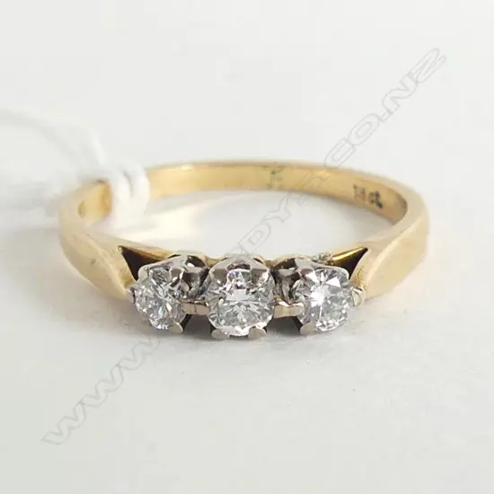 18CT 3 DIAMOND RING 1.9gms SOME CLAWS MISSING SIZE J 1/2