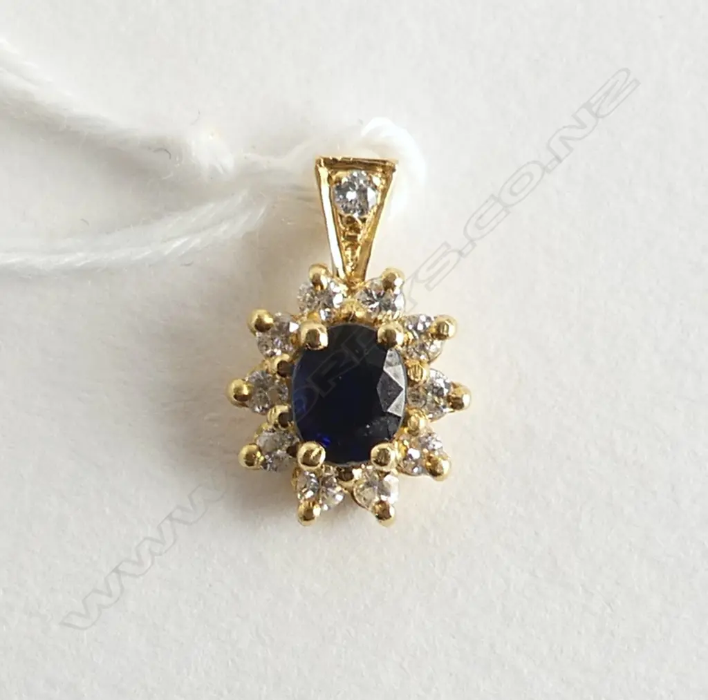 18CT DIAMOND & SAPPHIRE SET PENDANT Image 1++