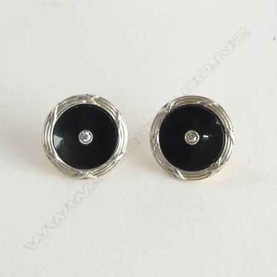 PAIR 18CT GOLD AND DIAMOND BUTTON STUDS 