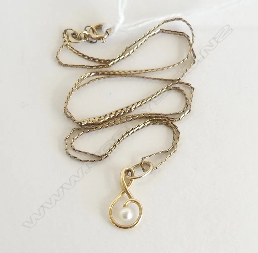9CT GOLD CHAIN  & PEARL PENDANT 2.5G Image 1++
