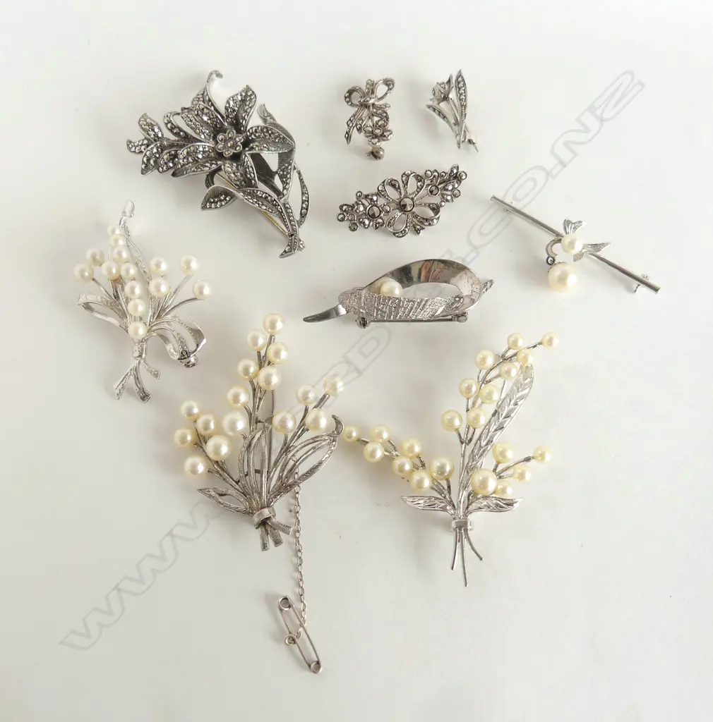 9 BROOCHES, MOSTLY STG & PEARL 69gms Image 1++