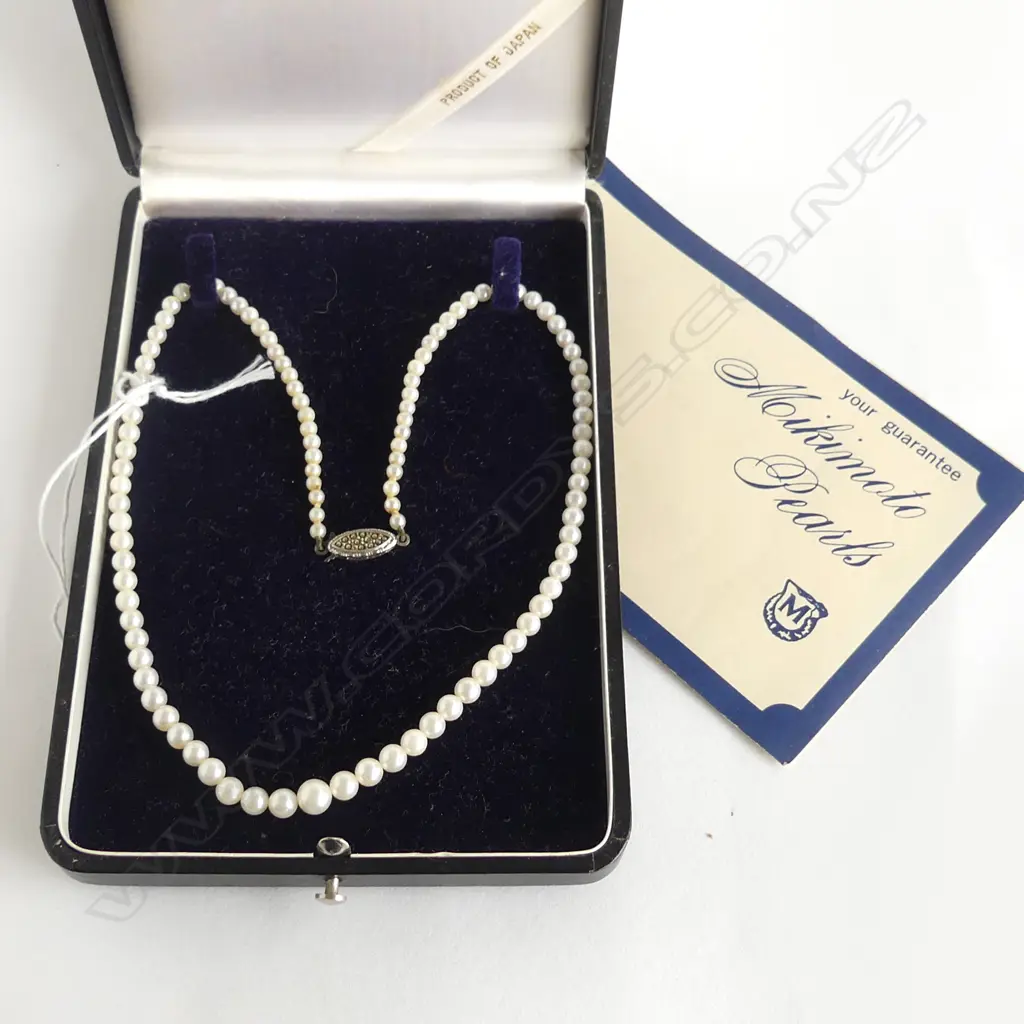 MIKIMOTO PEARL NECKLACE ?  L.430mm, w. ORIG. BOX. The clasp not Mikimoto marked. Image 1++