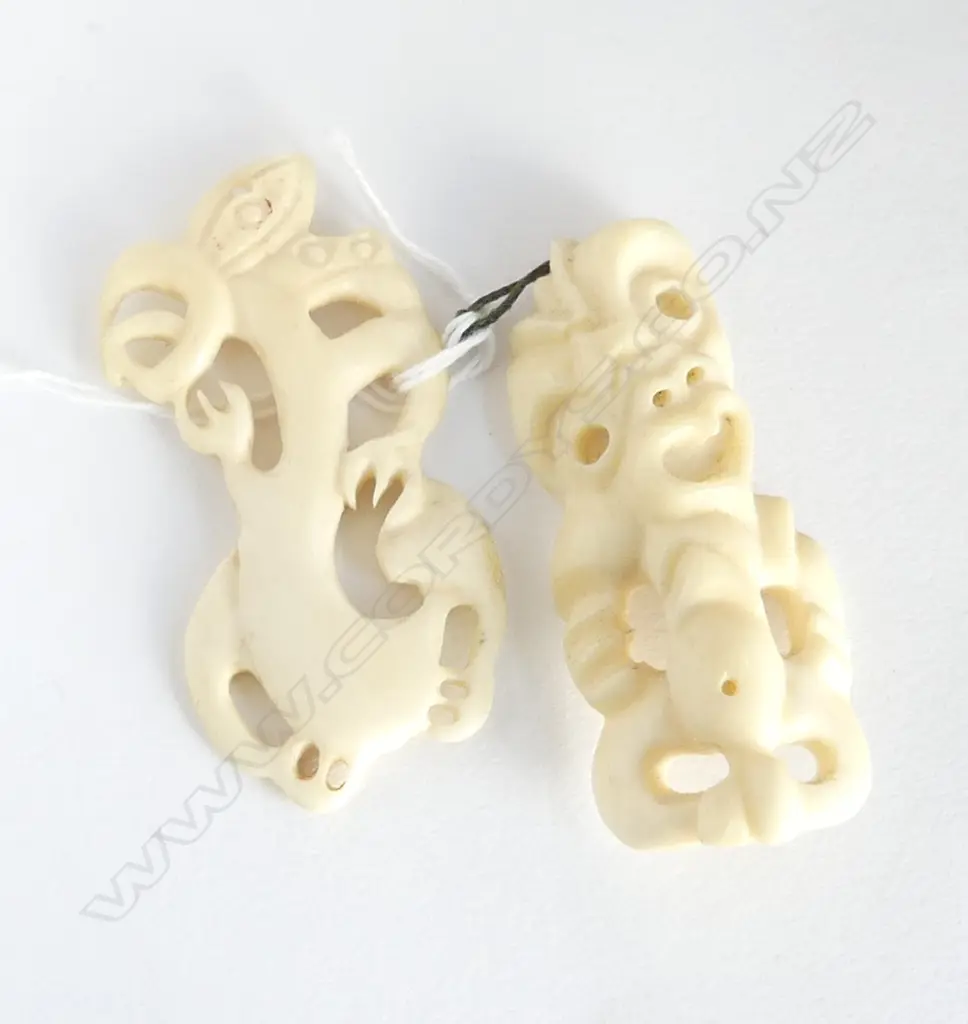 CARVED BONE HEI TIKI & TANIWHA H.65mm Image 1++