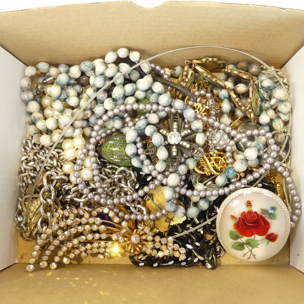 COSTUME JEWELLERY Image 1++