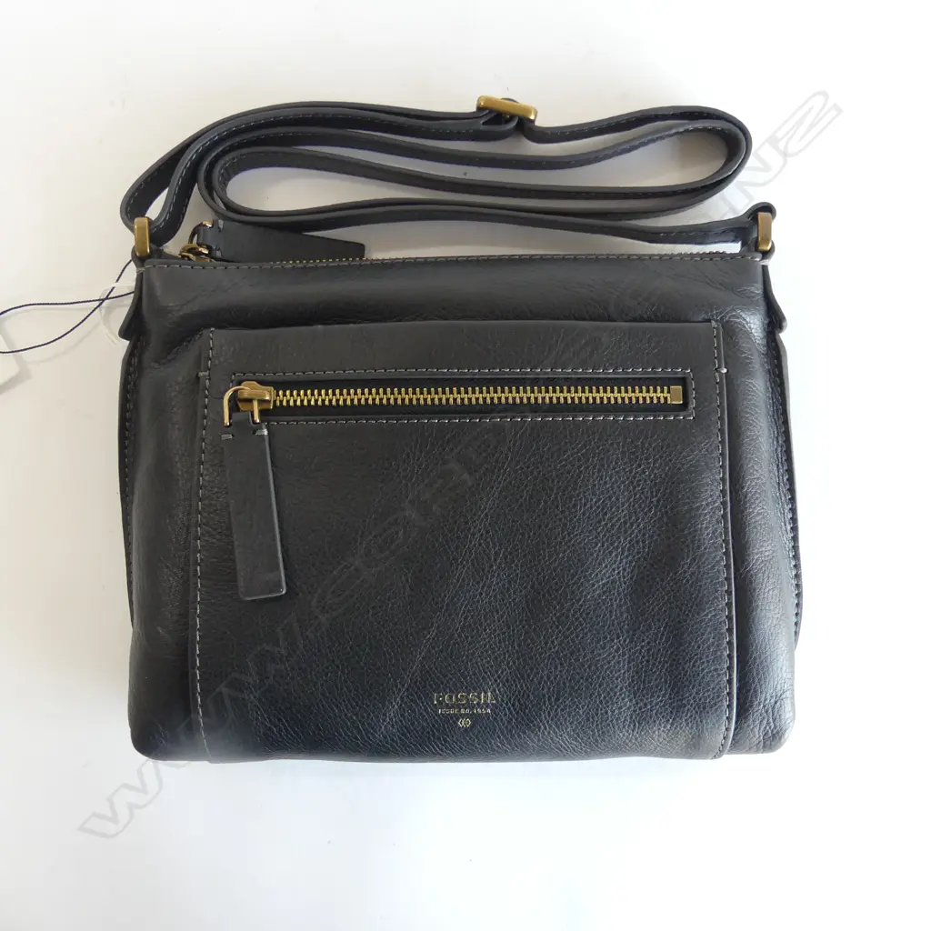 BLACK LEATHER FOSSIL BRAND HANDBAG, NEW Image 1++