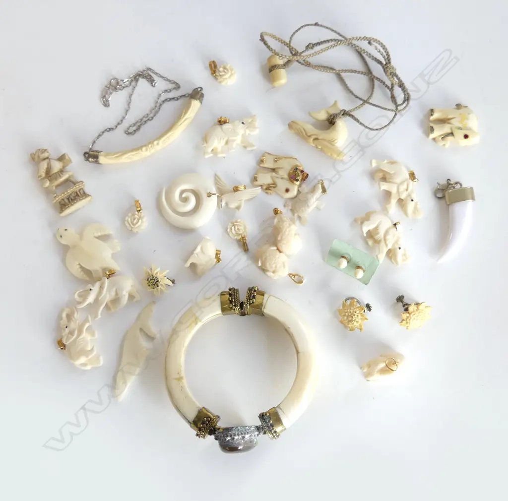 ASST. IVORY JEWELLERY; BANGLE, CHARMS ETC Image 1++
