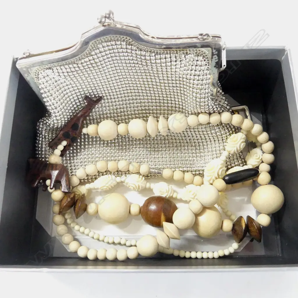 ASST. COSTUME JEWELLERY INCL. IVORY NECKLACE AND MESH PURSH Image 1++