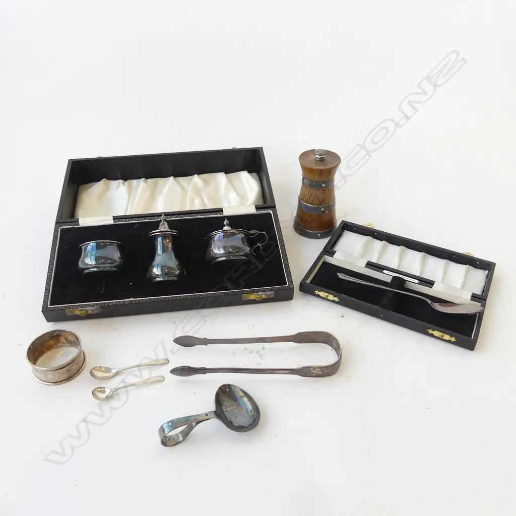 ASST. STG SILVER; CASED 3 PCE CONDIMENT SET, NAPKIN RING, 2 SPOONS, TONGS, DEPOSE GRINDER 188gms Image 1++