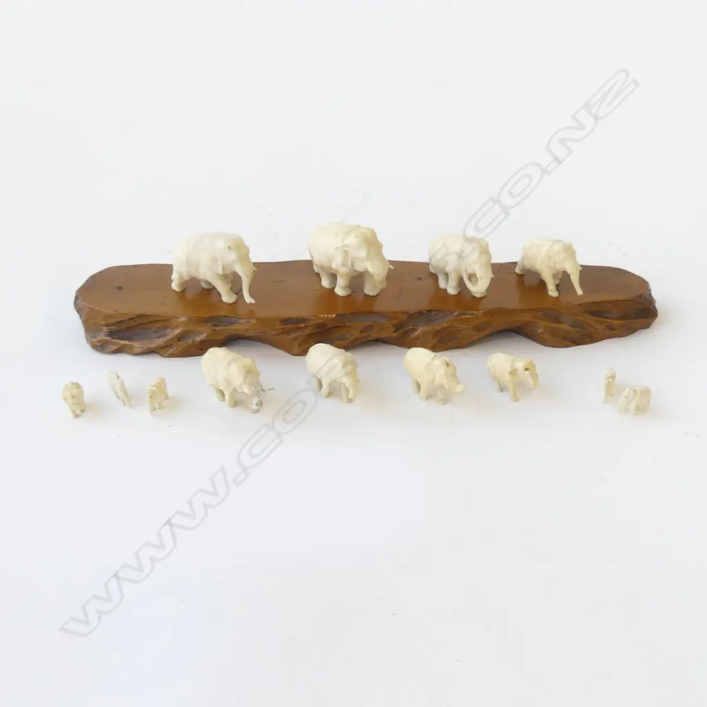 13 BONE OR IVORY? ELEPHANTS WITH A WOODEN STAND L.250mm Image 1++