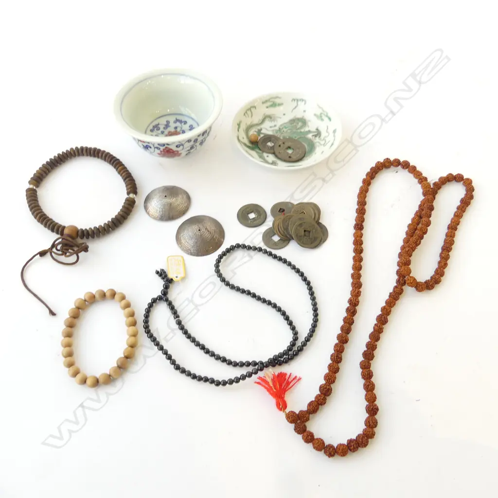 2 ORIENTAL DISHES 100mm dia + ASST. BEAD NECKLACES ETC Image 1++