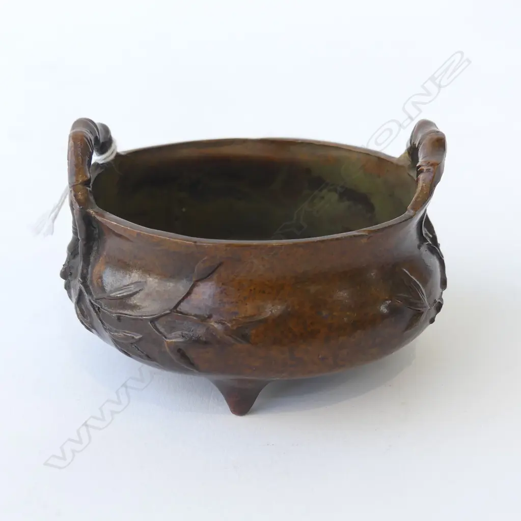 ORIENTAL BRONZE INCENSE BURNER 85mm dia Image 1++