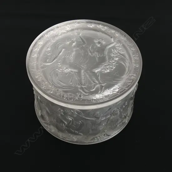 ANTIQUE LALIQUE FIGURINES ET VOILES LIDDED GLASS CONTAINER H.70mm, 105mm dia