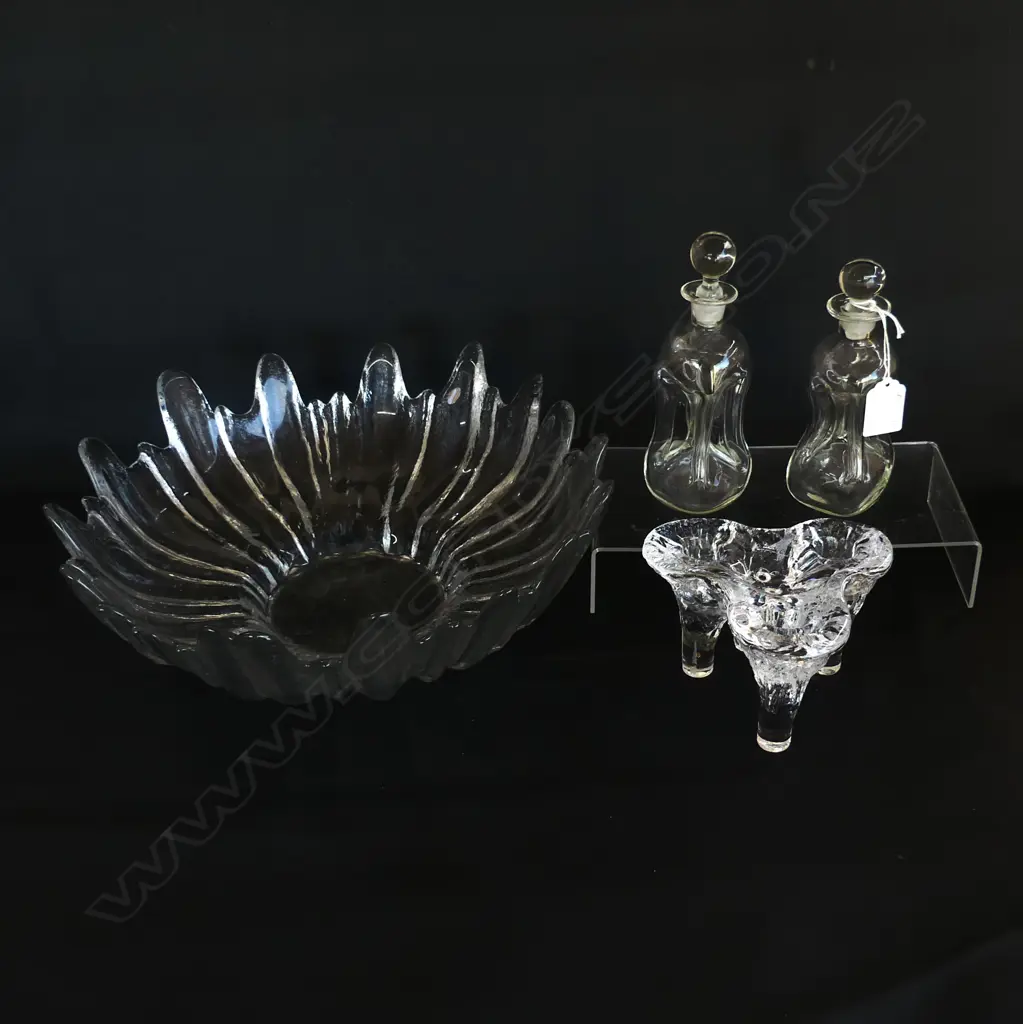 4 PCES SCANDINAVIAN GLASS; LG BOWL 330mm dia, 2 BOTTLES H.160mm, ICICLE CANDLEHOLDER Image 1++