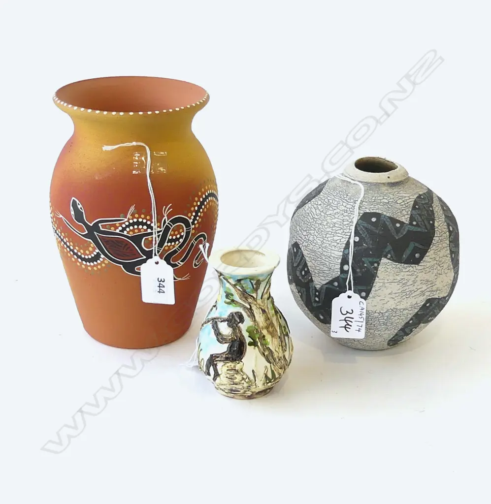 3 ABORIDGINAL STUDIO POTTERY VASES TALLEST 190MM BY J CROW Image 1++