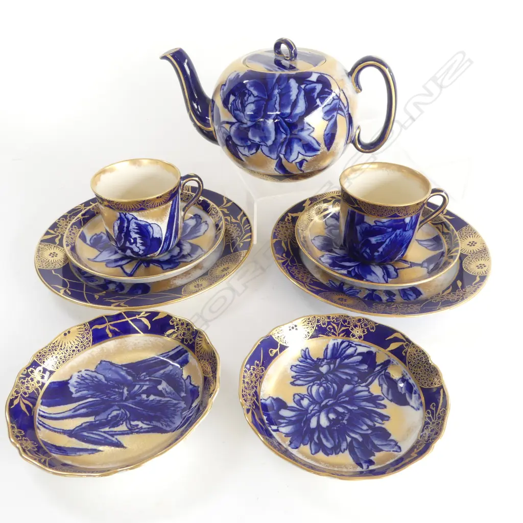 2 DOULTON BURSLEM TRIOS, TEAPOT & 2 DISHES... Image 1++
