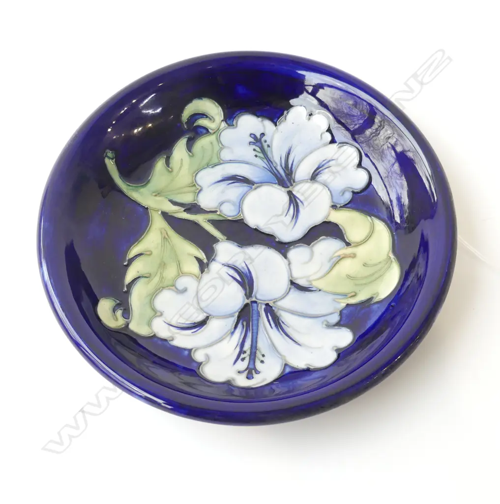 MOORCROFT BLUE HIBISCUS PLATE 220mm dia Image 1++