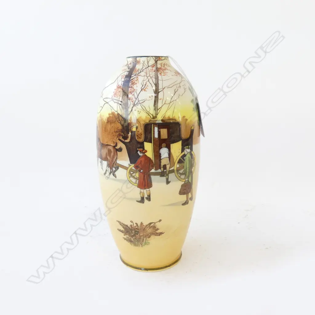 ROYAL DOULTON COACHING DAYS OVID VASE, YELLOW DOOR, H.210mm Image 1++