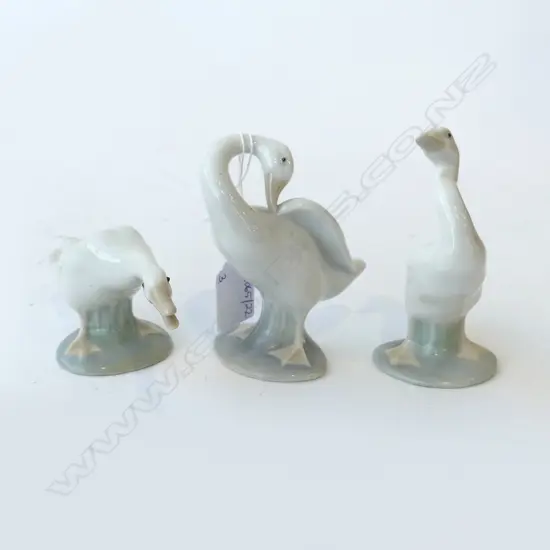 3 LLADRO GEESE H.120mm