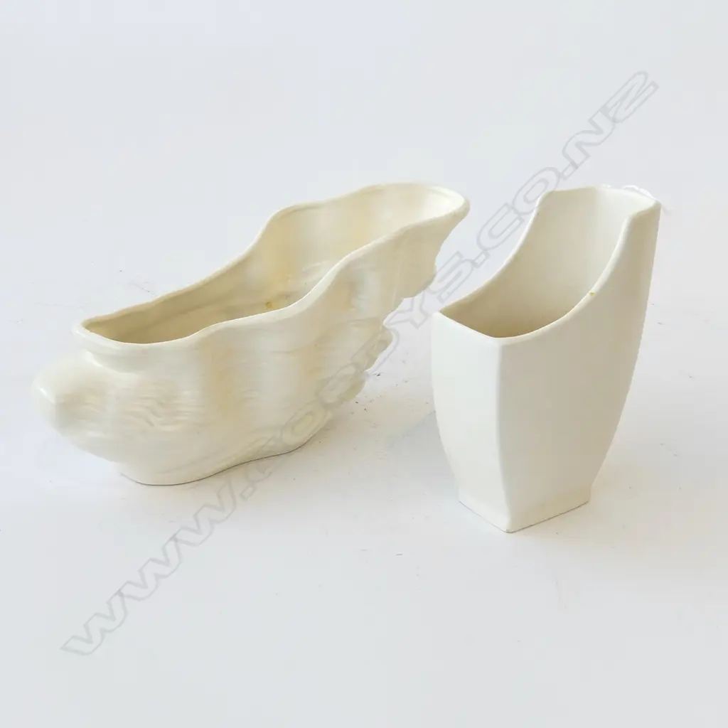 WHITE CROWN LYNN CLOUD VASE #586 (HAIRLINE) + SYLVAC VASE #599 H.155mm Image 1++