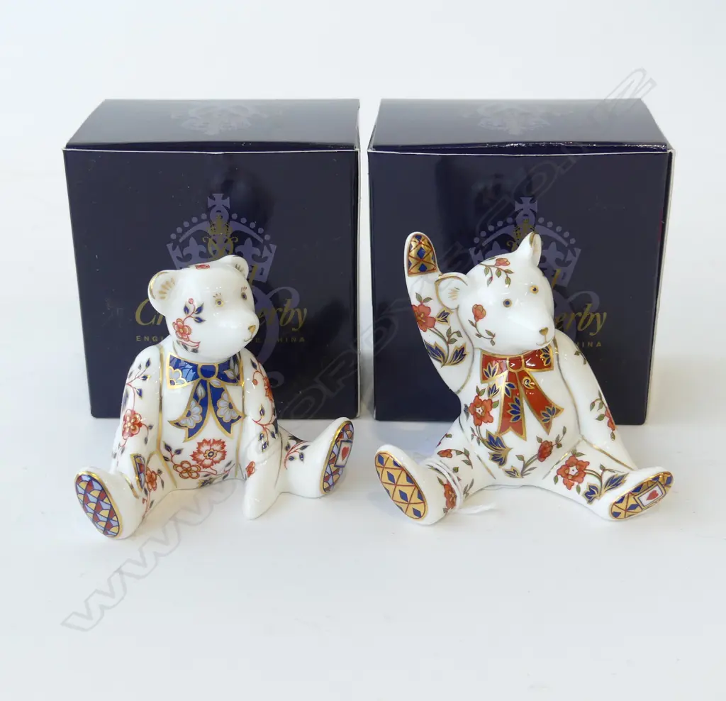 2 ROYAL CROWN DERBY BEARS H.70mm, both boxed Image 1++