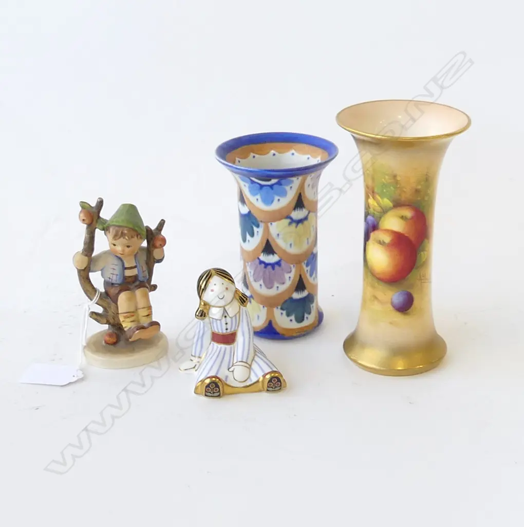 4 PCES; 2 VASES; R. WORCESTER (chip) H.150mm, CARLTON WARE, GOEBEL, R. CROWN DERBY RAG DOLL Image 1++
