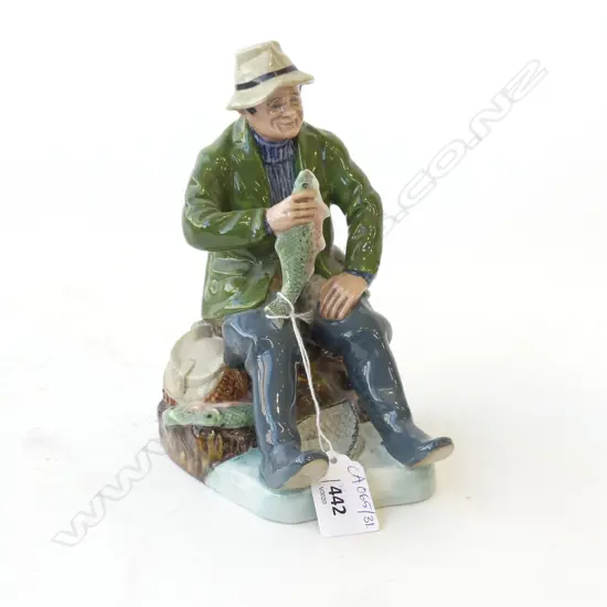 ROYAL DOULTON 'A GOOD CATCH' H.180mm