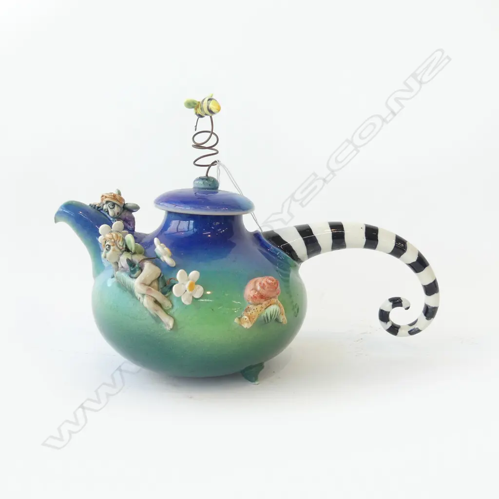 MARION MEWBURN STUDIO POTTERY WHIMSICAL TEAPOT W.270mm Image 1++