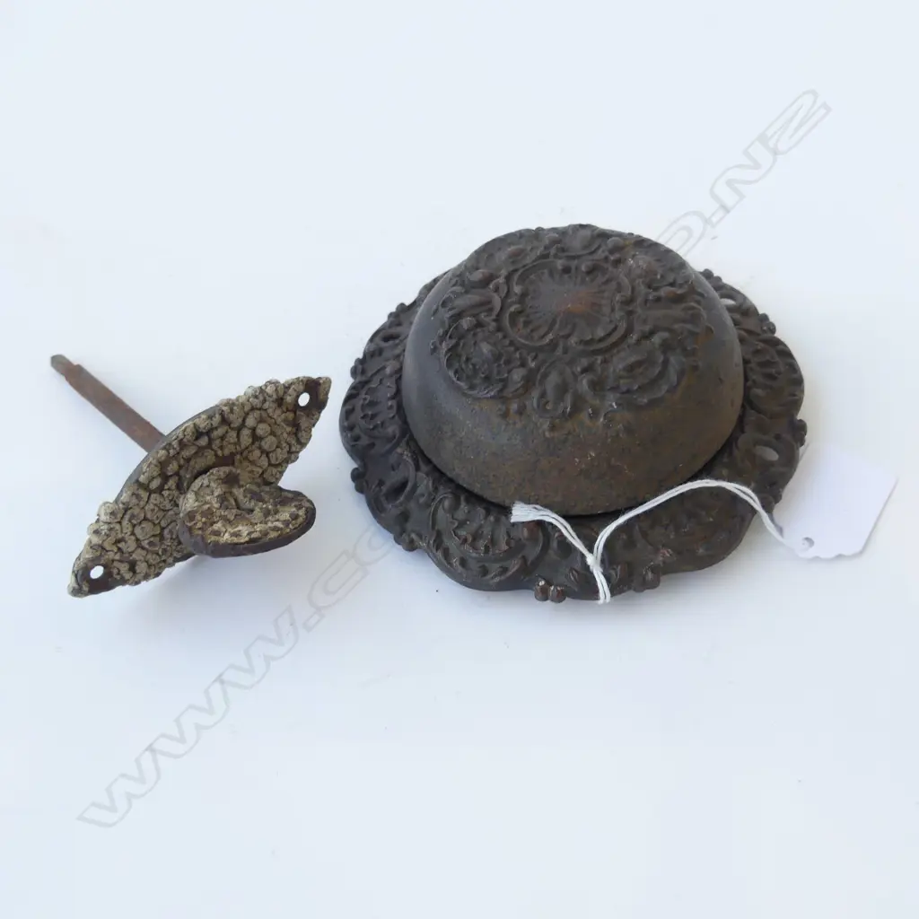 ANTIQUE DOOR BELL 125mm dia Image 1++