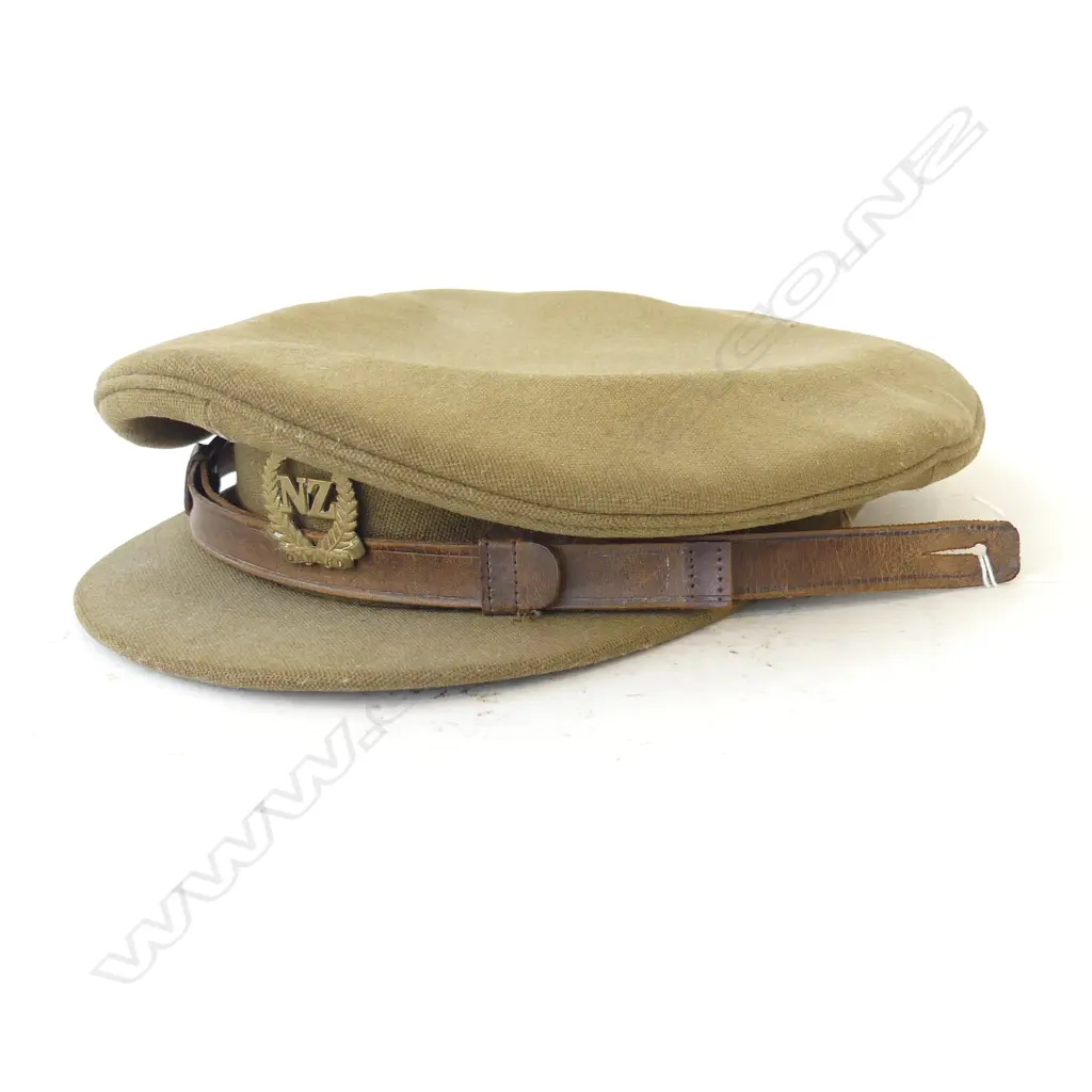NZ WW2 OFFICERS CAP & BADGE Image 1++
