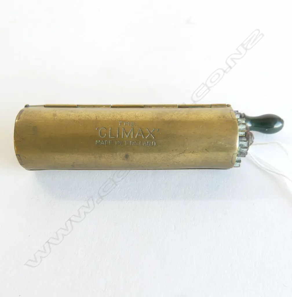 VINTAGE BRASS COVERED CIGARETTE ROLLING MACHINE Image 1++