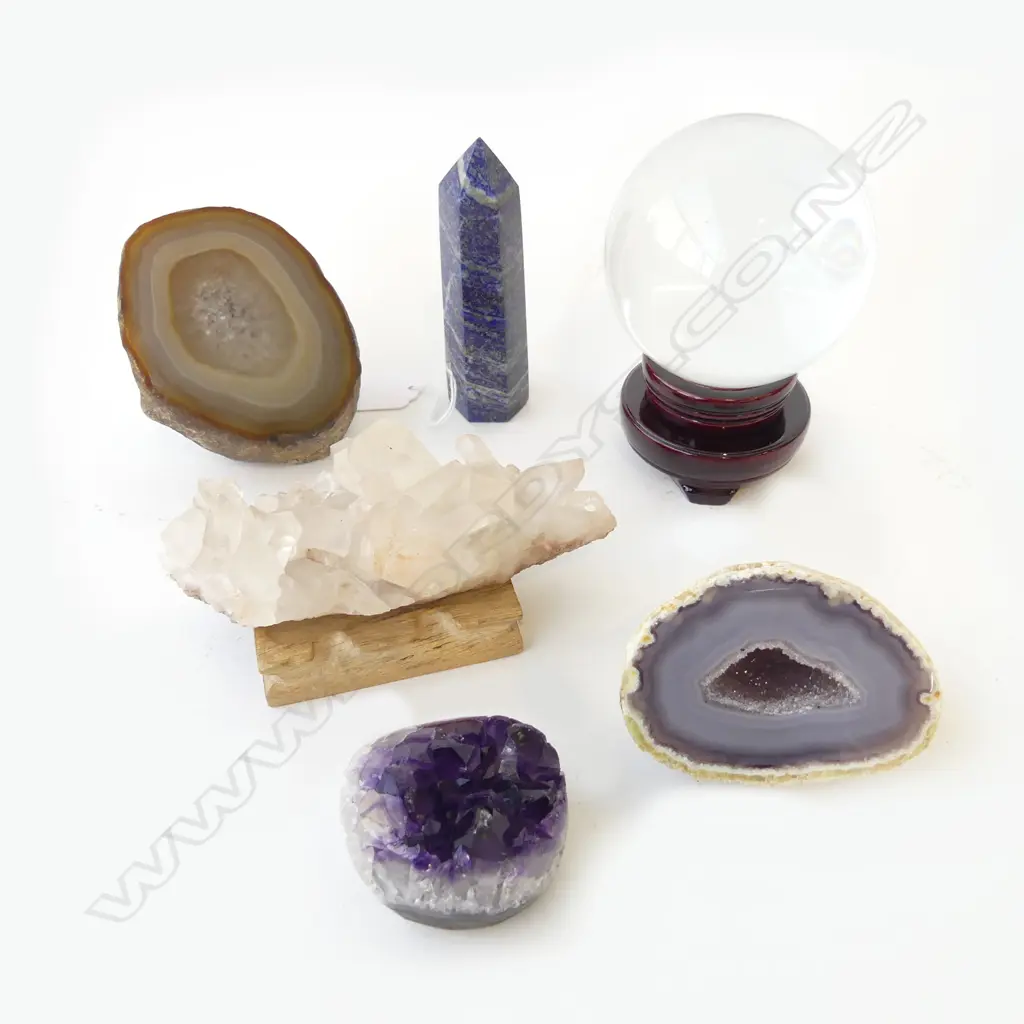3 CRYSTALS, 2 GEODES, CRYSTAL BALL ON STAND H.125mm Image 1++
