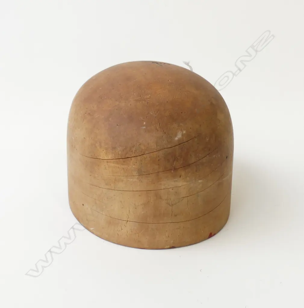 WOODEN HAT BLOCK FORM W.190mm Image 1++