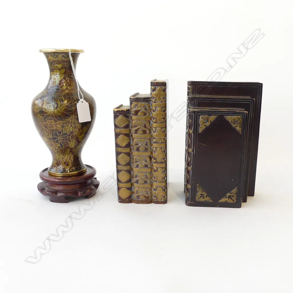 CLOISONNE VASE ON STAND H.250mm, PR RESIN 'BOOK' BOOKENDS H.200mm (1 CHIPPED) Image 1++