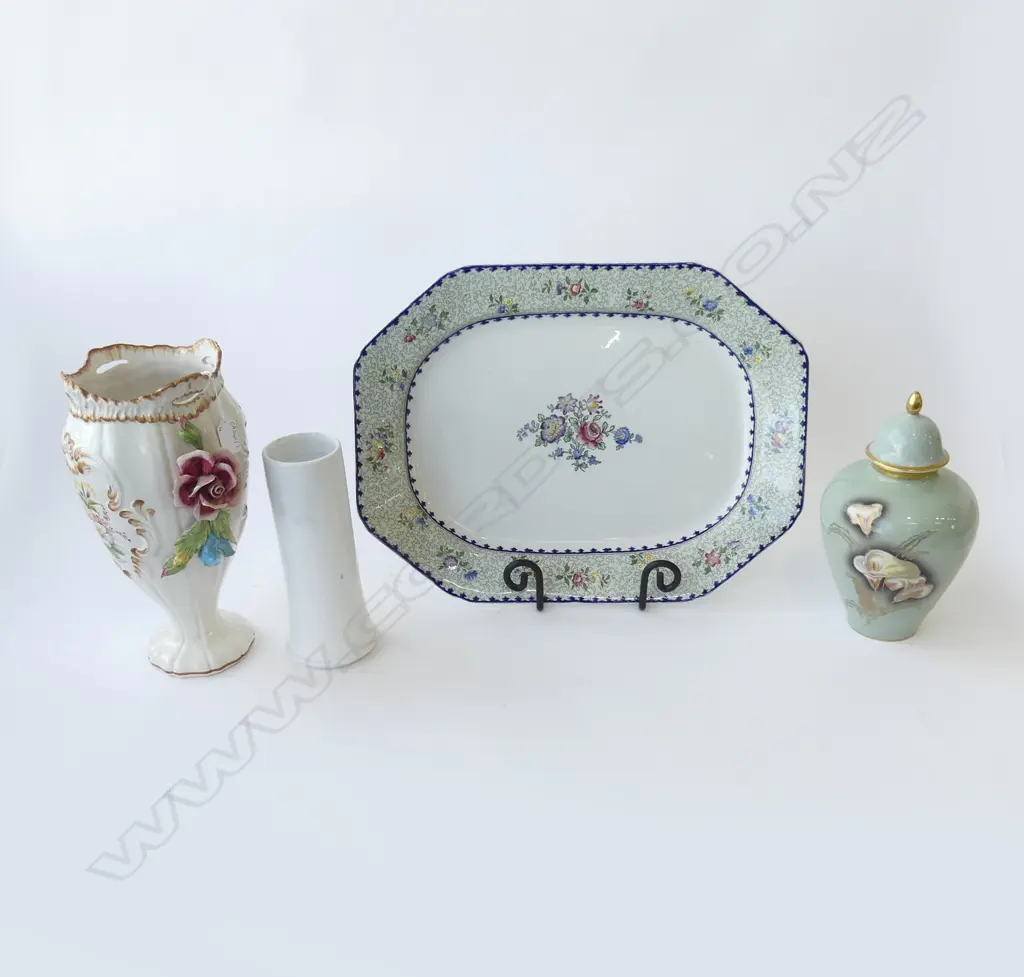 **RTV** 4 PCES; ASHET 365x490mm, BASSANO VASE H.320mm, PETER COLLIS VASE, GERMAN LIDDED URN Image 1++
