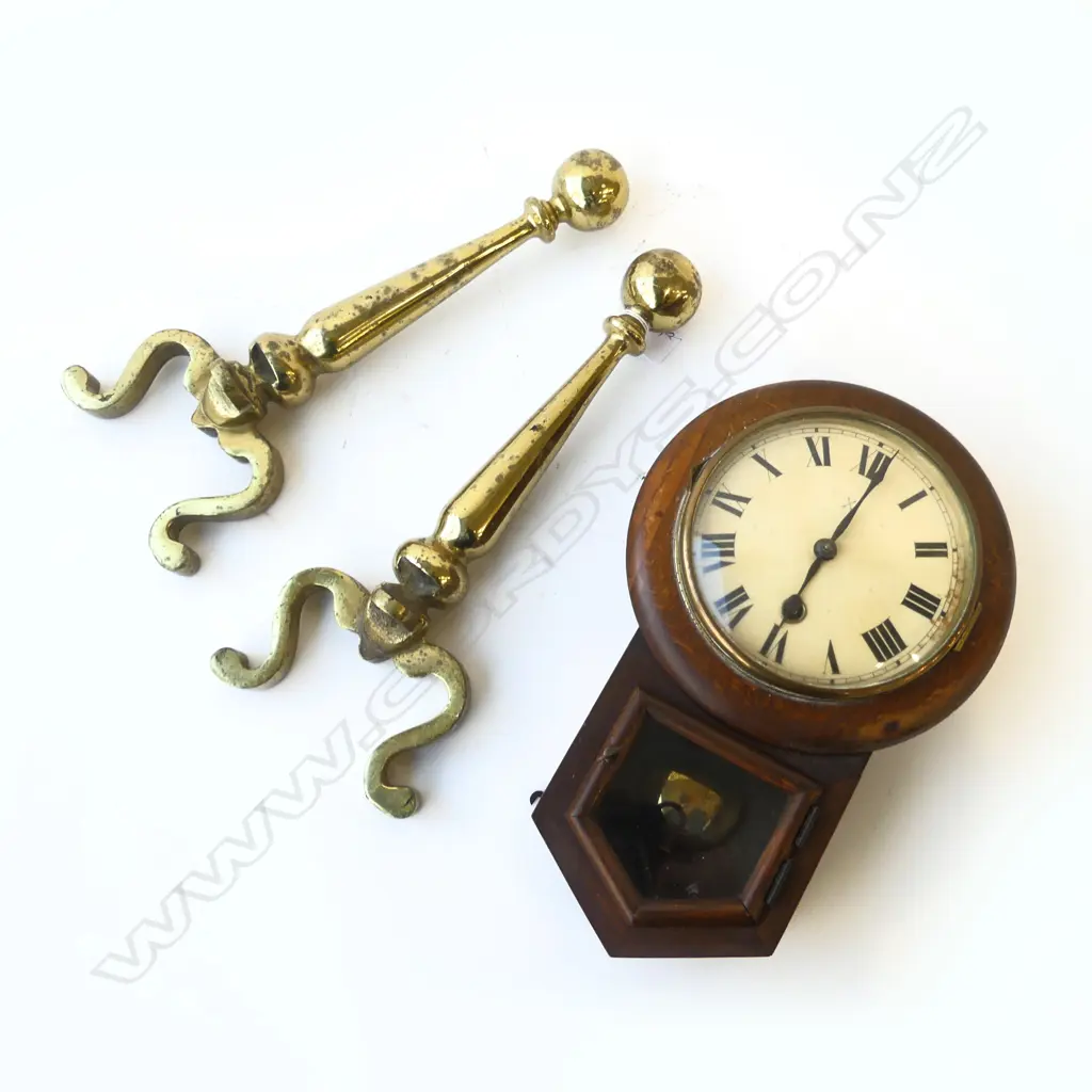 PR FIRE DOGS H.335mm + OAK WALL CLOCK H.305mm Image 1++