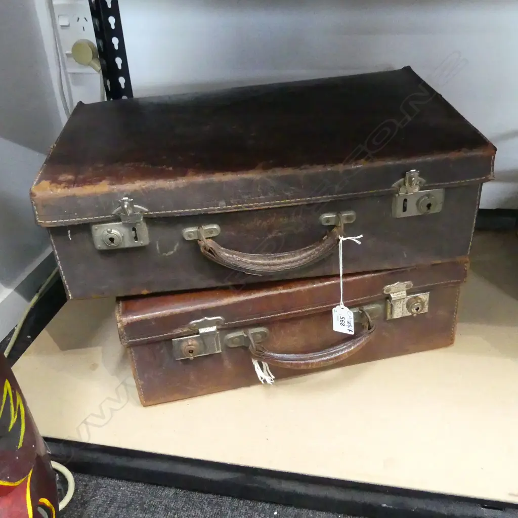 2 OLD LEATHER SUITCASES W.450mm Image 1++
