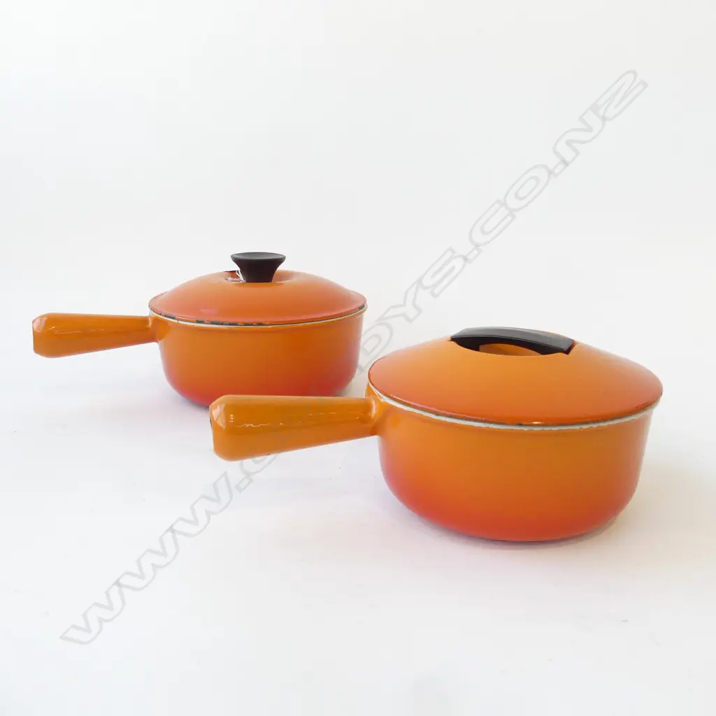 2 VINTAGE ORANGE LE CREUSET LIDDED PANS 180mm dia Image 1++